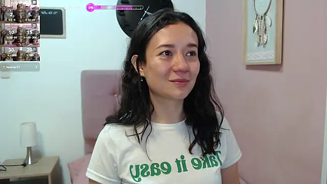 Snapshot of lanna_1878 chatting on February 24, 1:21 pm lanna 1878 online show from February 24, 1:21 pm