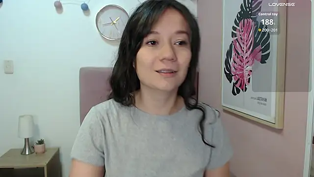 Snapshot of lanna_1878 chatting on October 11, 1:09 pm lanna 1878 online show from October 11, 1:09 pm