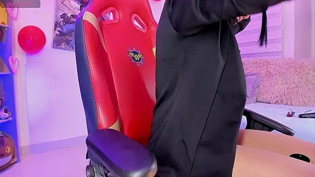 madelyn rose  online show from February 12, 2:24 am