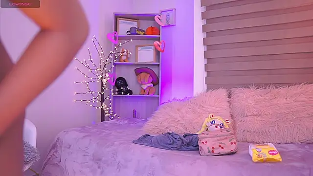 madelyn rose  online show from September 11, 2:11 am