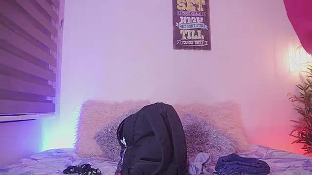 madelyn rose  online show from January 16, 2:04 am