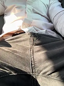 Snapshot of hotisraeli chatting on January 2, 10:37 am hotisraeli online show from January 2, 10:37 am