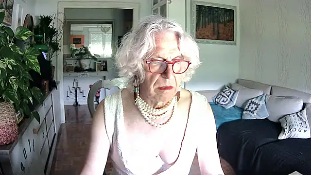 PutaCarla online show from April 30, 1:17 pm