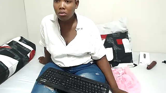 Snapshot of DollyAssZA chatting on March 4, 6:07 pm DollyAssZA online show from March 4, 6:07 pm