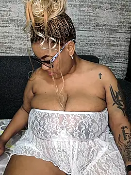 Snapshot of ExclusiveLeexx chatting on February 19, 2:46 pm ExclusiveLeexx online show from February 19, 2:46 pm