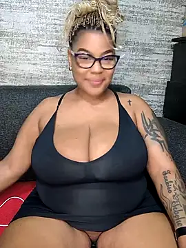 Snapshot of ExclusiveLeexx chatting on February 27, 1:33 pm ExclusiveLeexx online show from February 27, 1:33 pm