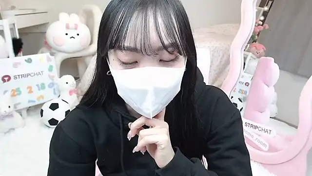 momo room online show from February 20, 10:48 am