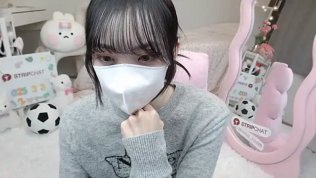 momo room online show from March 3, 10:38 am