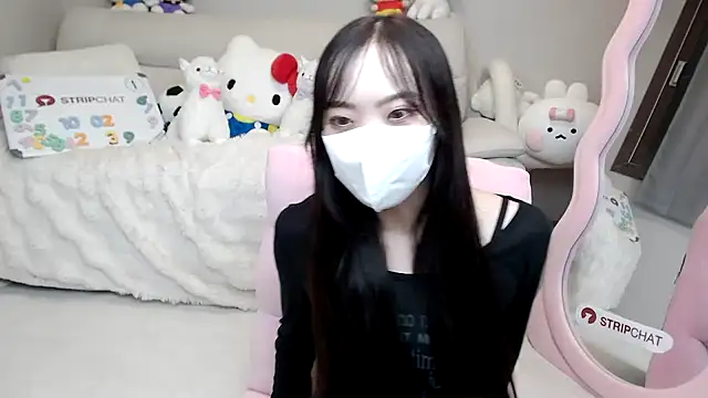 momo room online show from October 2, 10:55 am