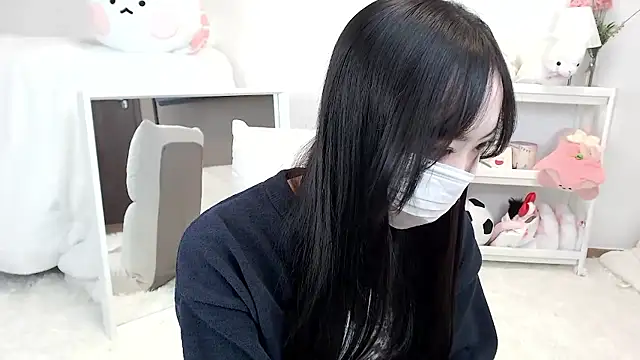 Snapshot of momo_room chatting on April 12, 10:31 am momo room online show from April 12, 10:31 am