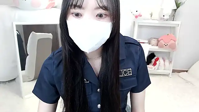 Snapshot of momo_room chatting on May 17, 11:39 am momo room online show from May 17, 11:39 am