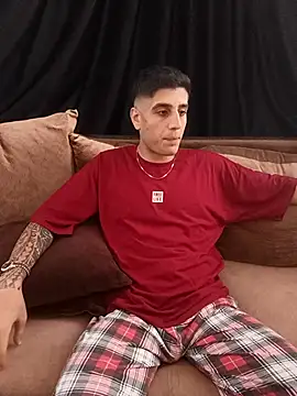 arenn1997 online show from October 11, 12:36 pm