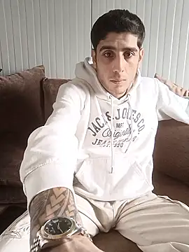 arenn1997 online show from January 17, 12:43 pm