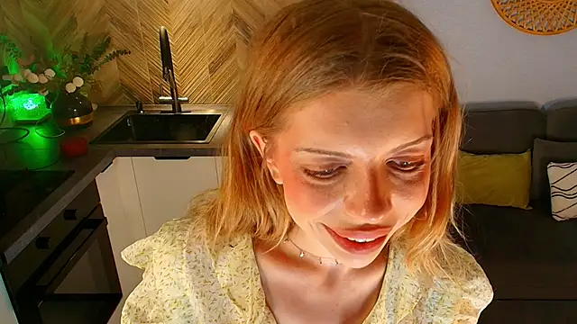 Hannah Carr online show from June 13, 4:27 pm