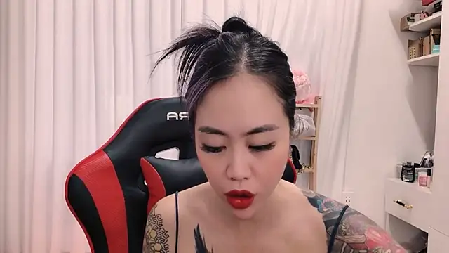 witch-39 online show from April 18, 4:05 am