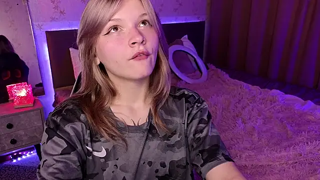 LitaBrom online show from December 2, 4:20 am