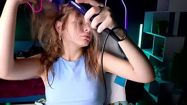 LitaBrom online show from December 14, 1:17 am