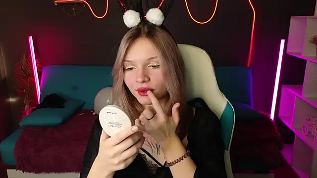 LitaBrom online show from December 20, 4:42 am