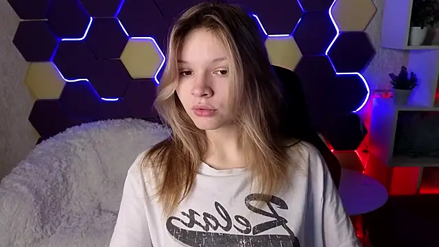 LitaBrom online show from January 12, 1:11 am