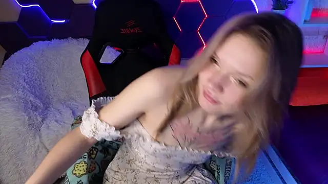 LitaBrom online show from January 18, 11:32 am