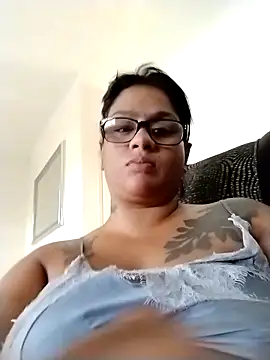 Snapshot of LUSTFULLTRISHA chatting on January 8, 5:10 am LUSTFULLTRISHA online show from January 8, 5:10 am