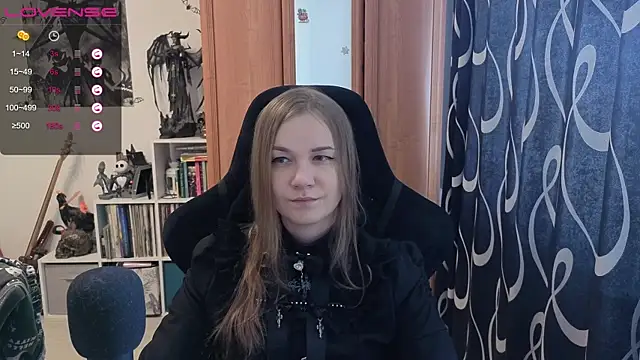 stellablondy online show from April 16, 11:00 am