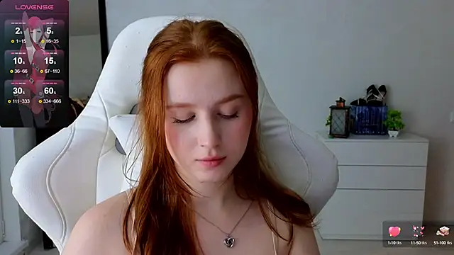 Snapshot of Meow_babe chatting on January 11, 1:53 pm Meow babe online show from January 11, 1:53 pm