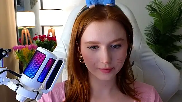 Snapshot of Meow_babe chatting on March 8, 1:14 pm Meow babe online show from March 8, 1:14 pm