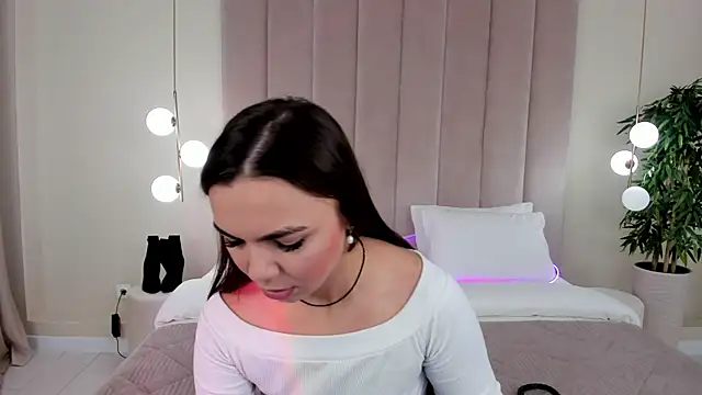 CamillaLarson online show from February 24, 3:02 am