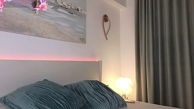 ReyaSophia online show from October 4, 9:24 pm