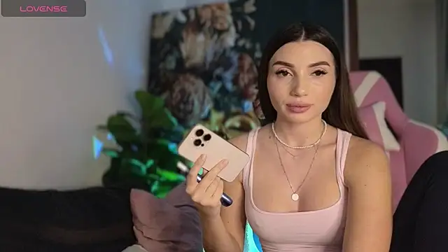 ReyaSophia online show from February 17, 10:49 pm