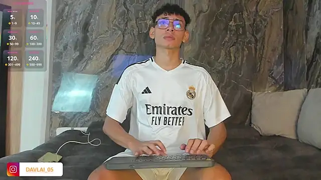 Daviid laidd online show from November 18, 8:57 pm