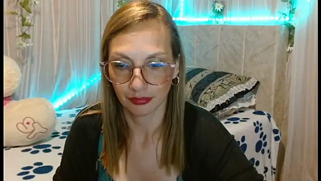 italagomez  online show from January 11, 10:51 pm