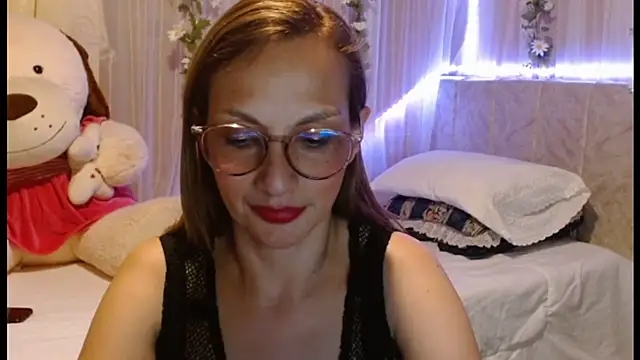 italagomez  online show from January 14, 11:05 pm