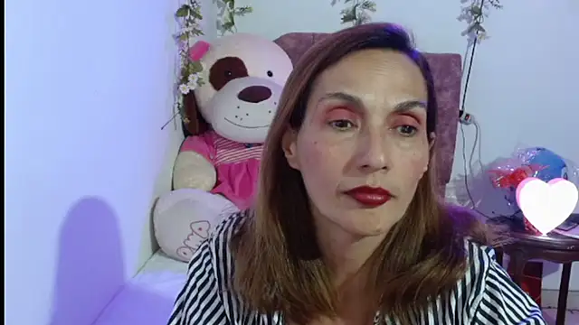 italagomez  online show from November 20, 11:59 pm