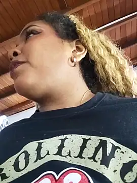 ELLA KELLY online show from March 6, 11:50 am