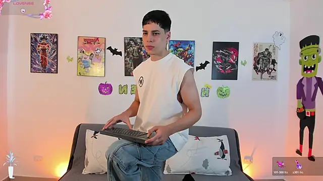 jonathanjoestar  online show from October 26, 7:42 pm