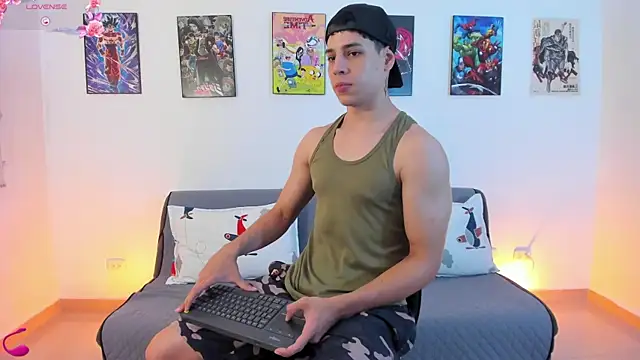 jonathanjoestar  online show from January 8, 9:39 pm