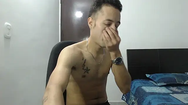 Snapshot of dimitriquiet05 chatting on December 18, 5:04 am dimitriquiet05 online show from December 18, 5:04 am