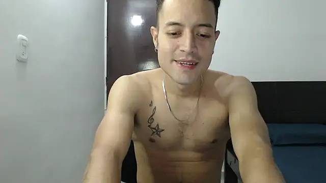 Snapshot of dimitriquiet05 chatting on December 21, 5:36 am dimitriquiet05 online show from December 21, 5:36 am