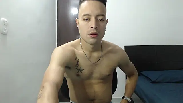 Snapshot of dimitriquiet05 chatting on December 26, 3:06 am dimitriquiet05 online show from December 26, 3:06 am