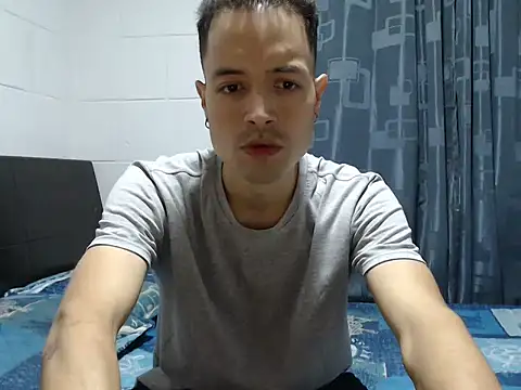 Snapshot of dimitriquiet05 chatting on February 7, 4:27 am dimitriquiet05 online show from February 7, 4:27 am