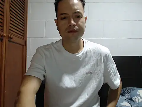 Snapshot of dimitriquiet05 chatting on February 27, 8:58 am dimitriquiet05 online show from February 27, 8:58 am