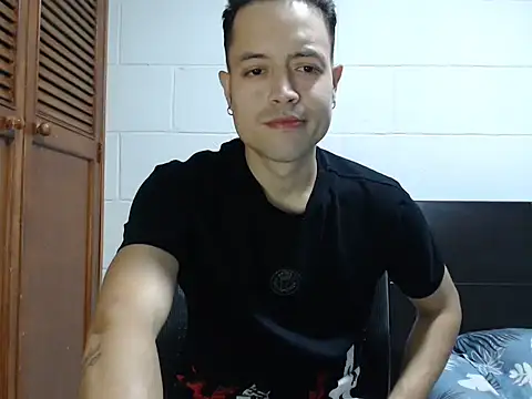 Snapshot of dimitriquiet05 chatting on February 28, 9:27 pm dimitriquiet05 online show from February 28, 9:27 pm