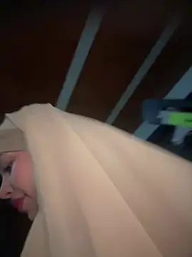 lalilamassu1 online show from January 13, 11:15 am