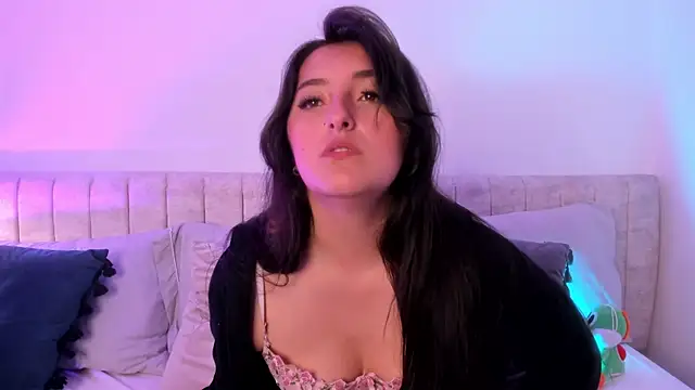 Kathia Morelli online show from February 8, 3:31 pm