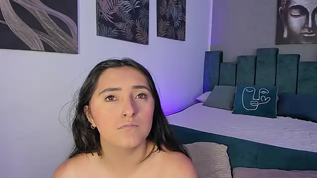 Kathia Morelli online show from November 1, 11:45 am