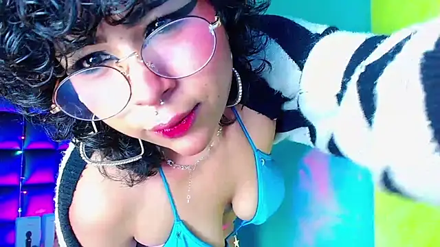 kuromi69 online show from January 17, 5:11 am