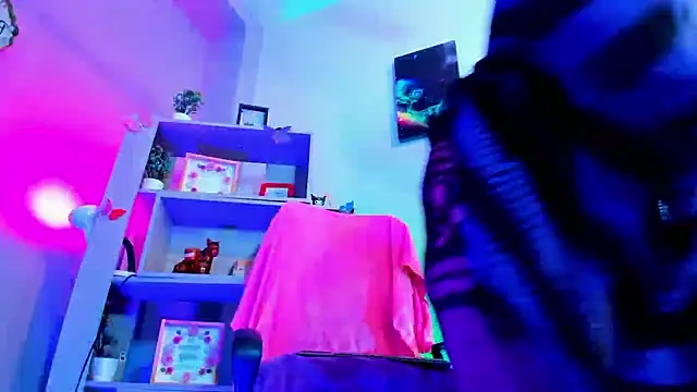 kuromi69 online show from September 12, 6:24 am