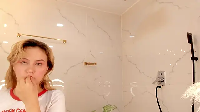 Sara  Williams online show from March 8, 3:50 am